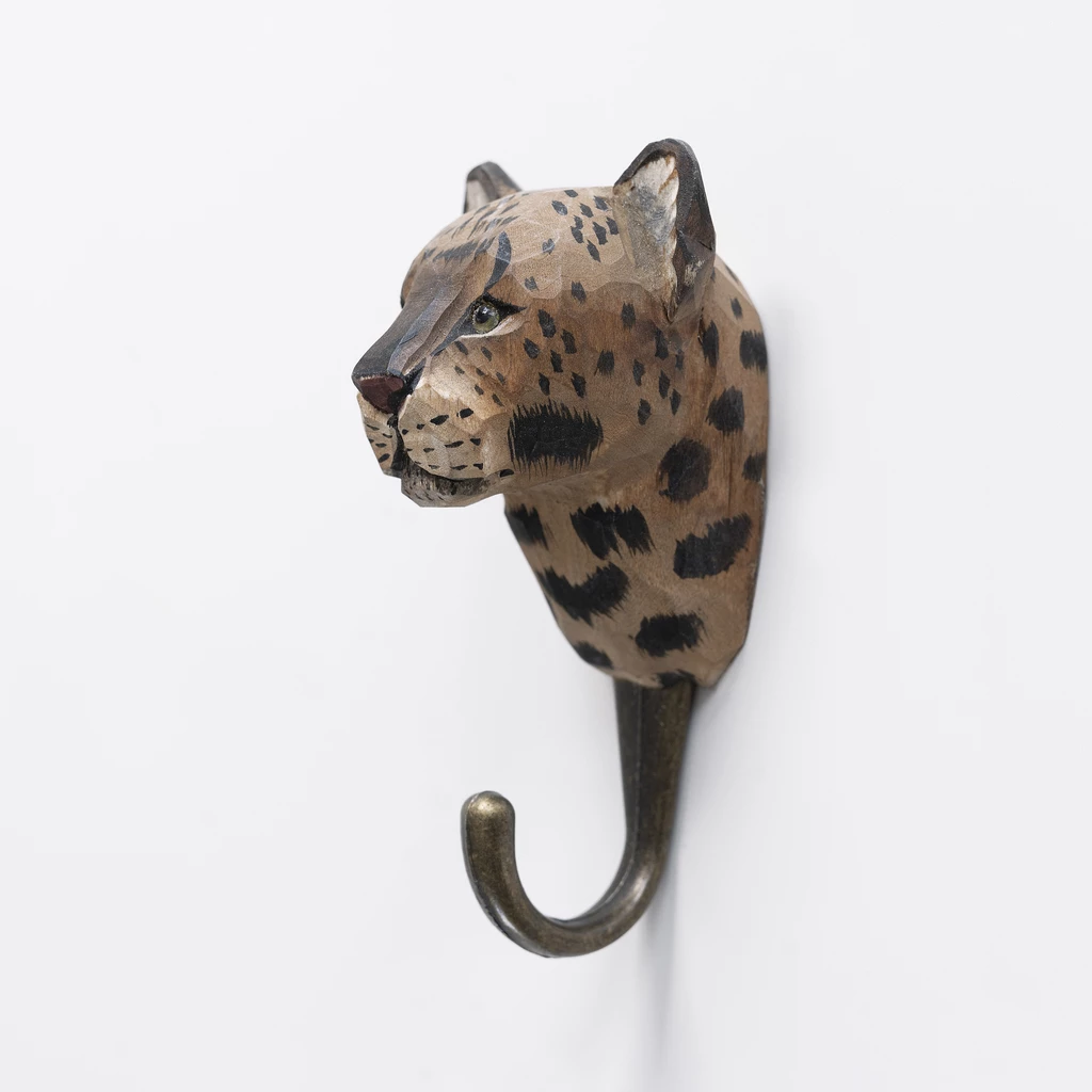 Handgeschnitzter Kleiderhaken Leopard