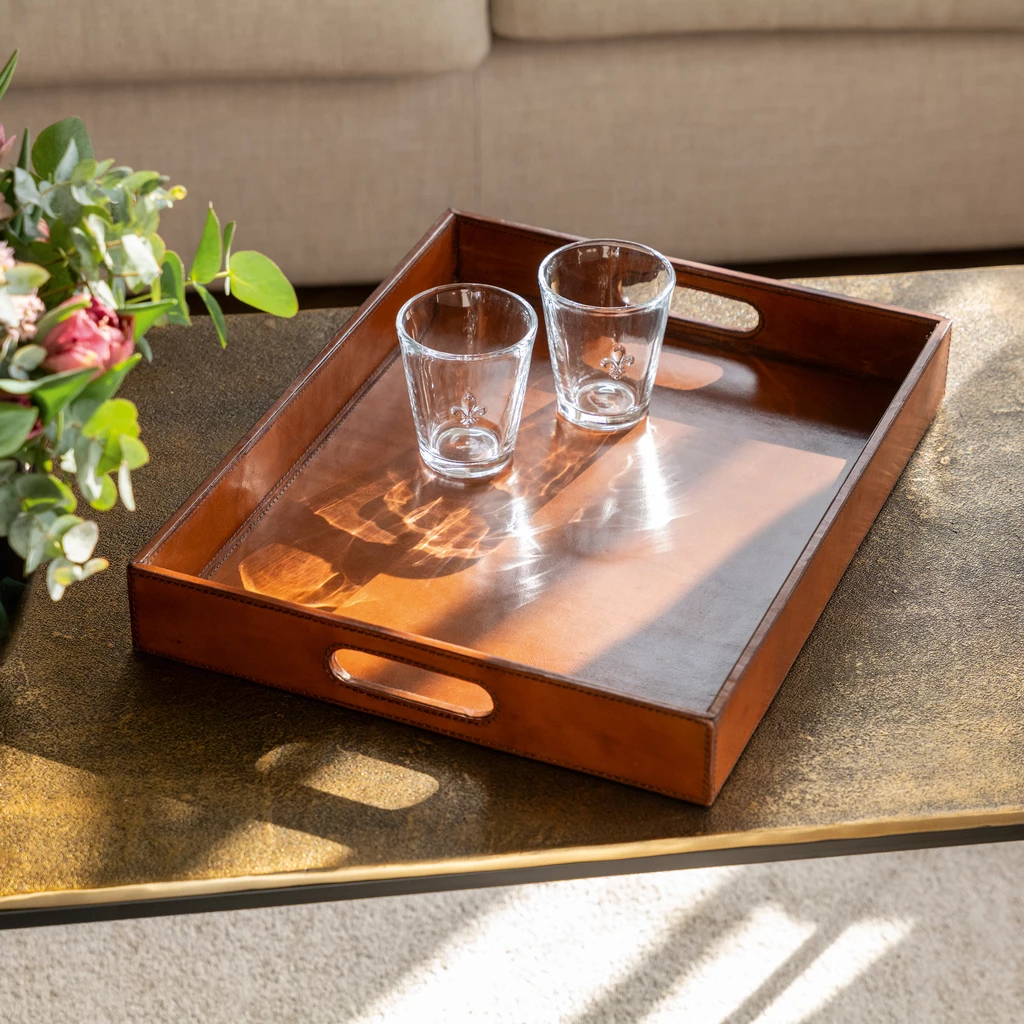 Tablett aus Leder