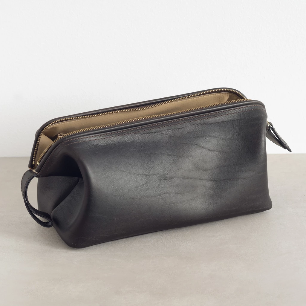 Hammann Riesen-Kulturtasche aus Stierleder Dunkelbraun