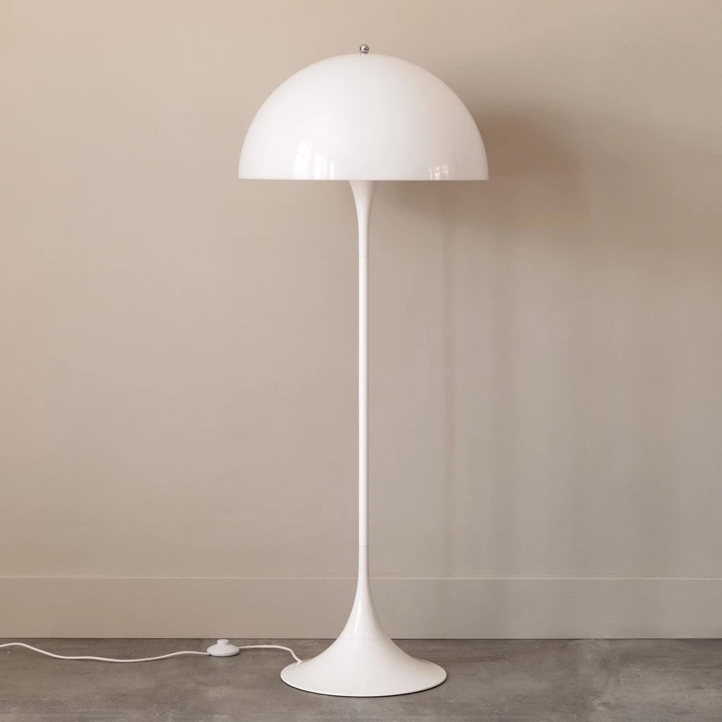 Louis Poulsen Stehlampe Panthella Acryl Opalweiß