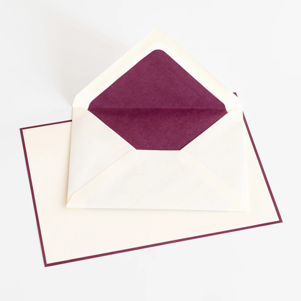 25 A5 Briefbögen & Umschläge Crown Mill Creme/Bordeaux
