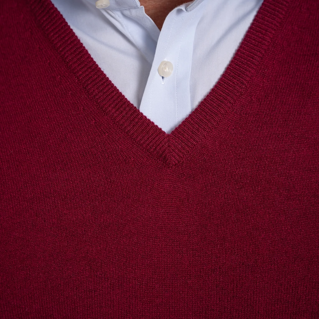 William Lockie X Torquato V-Ausschnitt Kaschmir Claret 52