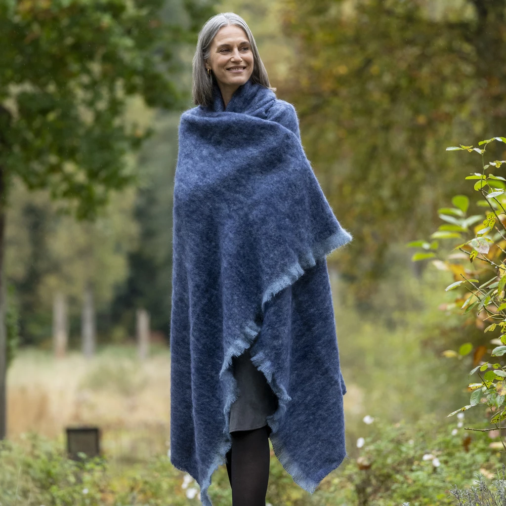 Cushendale: Mohair-Plaid aus Irland Navy