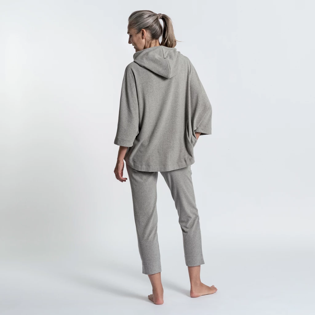 Sunday in Bed X Torquato Poncho Hilda Grau Melange S