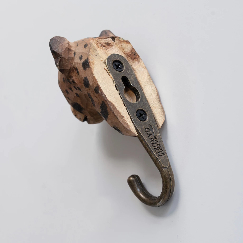 Handgeschnitzter Kleiderhaken Leopard