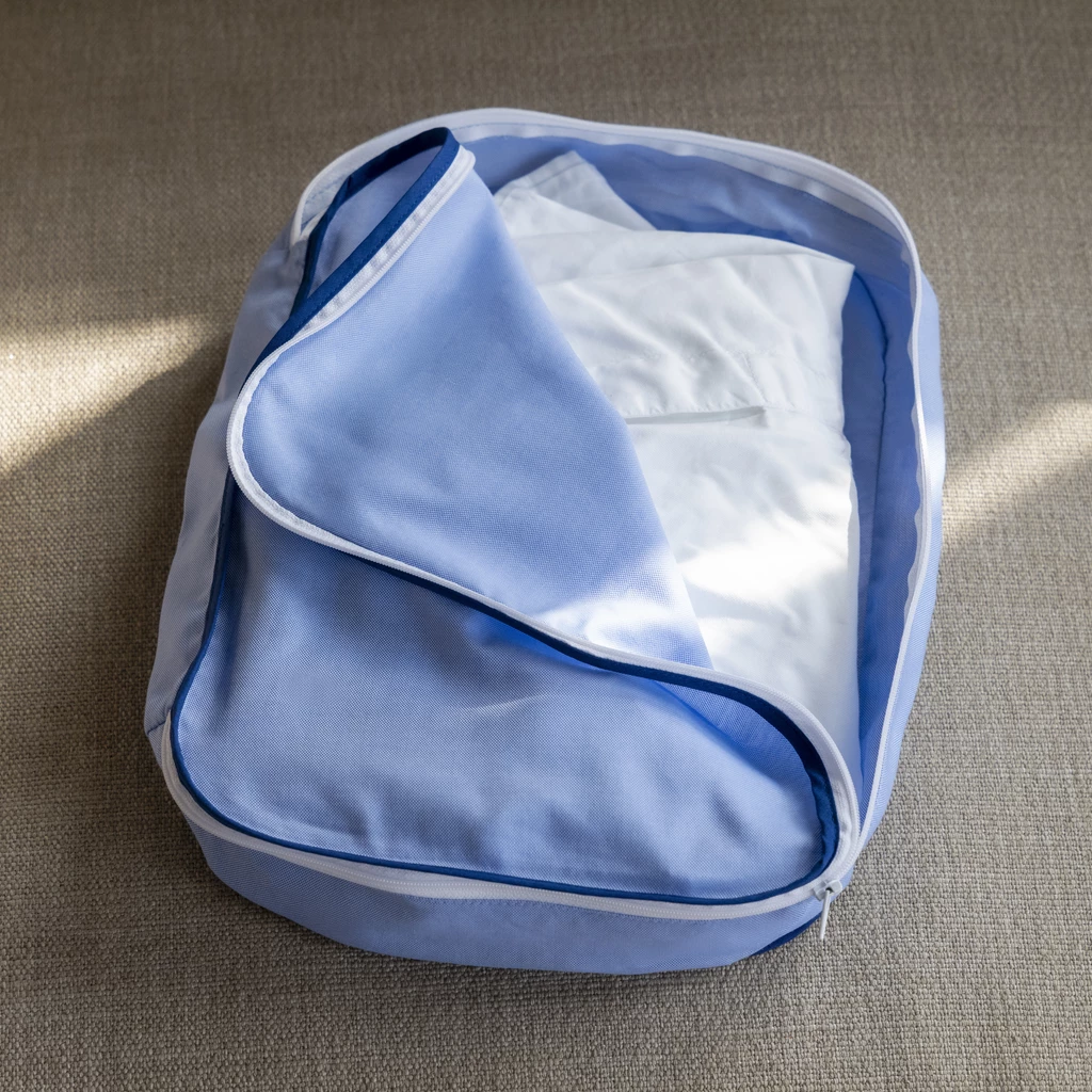 Ferreira de Almeida X Torquato Packing Pouch M