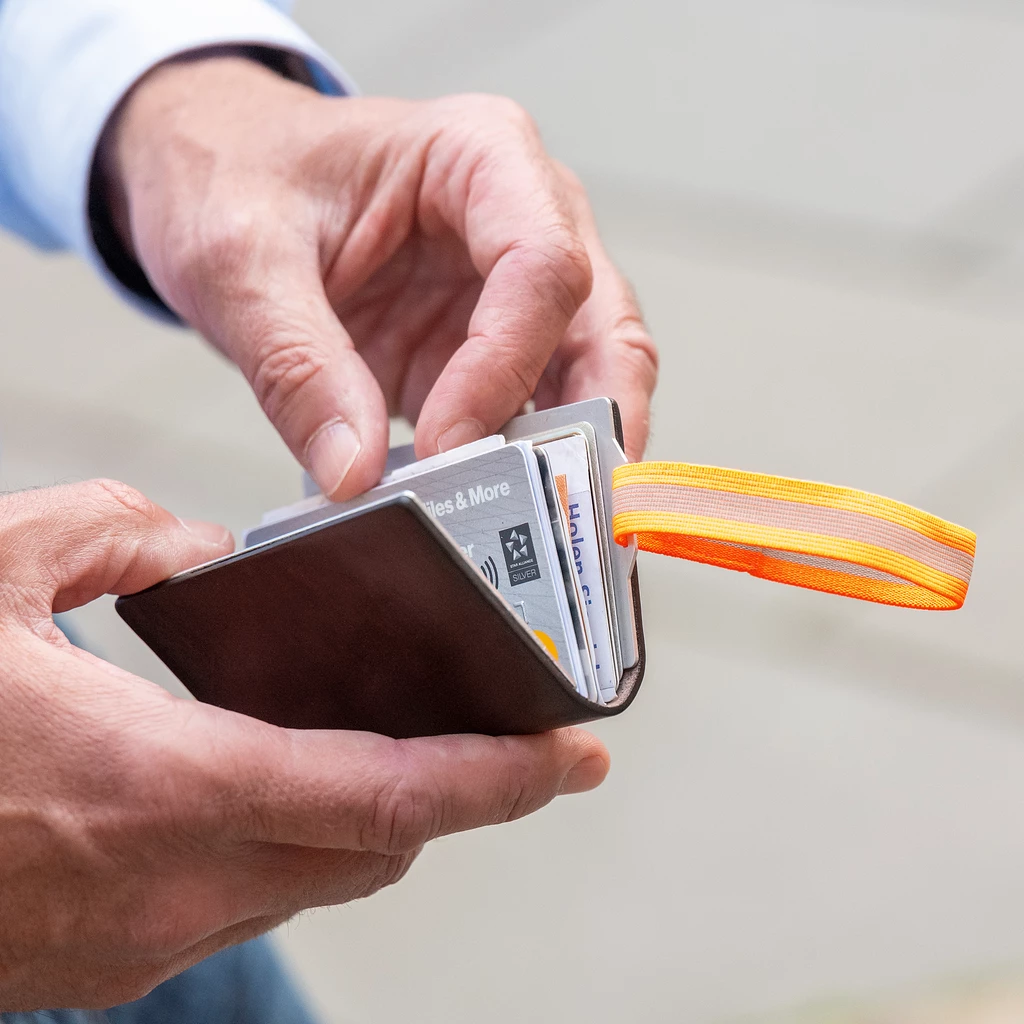 Q7 Wallet Smooth Brown/Orange
