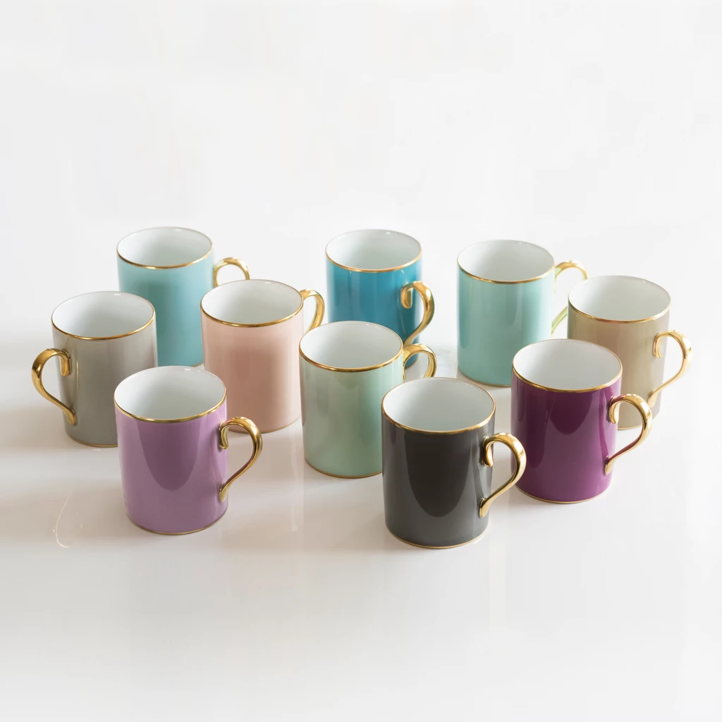 Porcelaine de Limoges Frühstücksbecher mit Golddekor