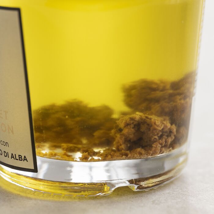 Olivenöl mit weißem Piemonttrüffel